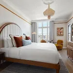 Hotel Miiro Le Grand Cayre 4*