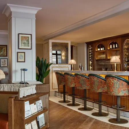 Miiro Le Grand Cayre Hotel 4*