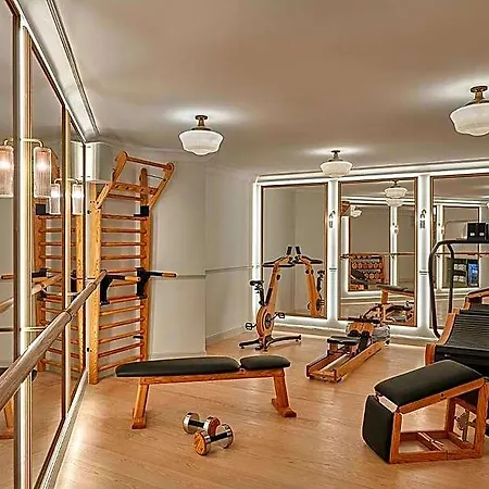 Miiro Le Grand Cayre 4* باريس