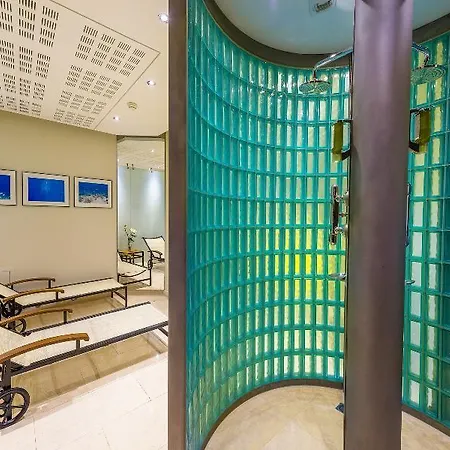 Miiro Le Grand Cayre Hotel 4*